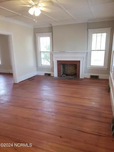 Living - 119 Maple St, Brunswick, NC 28424 photo 1 of 2