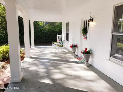 Exterior - 119 Maple St, Brunswick, NC 28424 photo 2 of 3