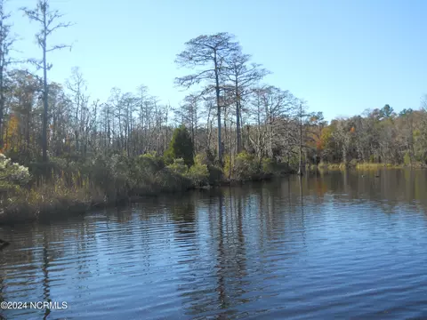 49 Deep Creek Rd, Chocowinity, NC 27817