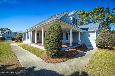 7807 Beachcomber Ct, Wilmington, NC 28411