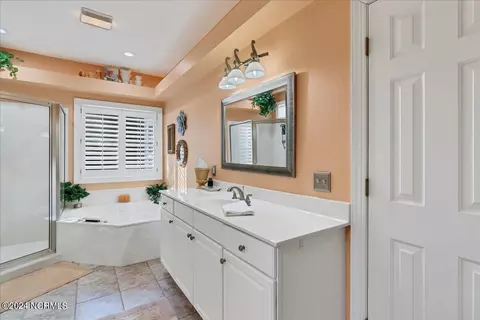 Bath - 4 Lakeside Ln, Pinehurst, NC 28374 photo 2 of 10