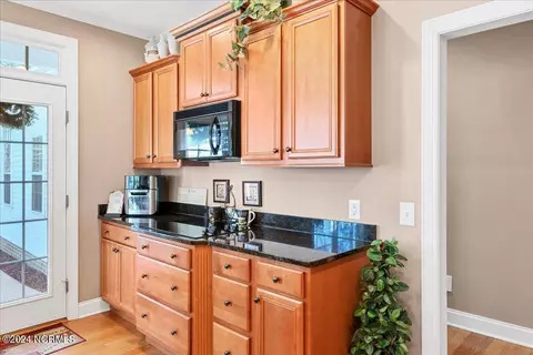 Kitchen - 4 Lakeside Ln, Pinehurst, NC 28374 photo 6 of 9