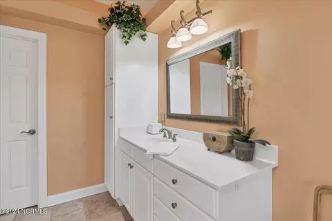 Bath - 4 Lakeside Ln, Pinehurst, NC 28374 photo 7 of 10