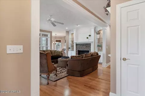 Living - 4 Lakeside Ln, Pinehurst, NC 28374 photo 1 of 9