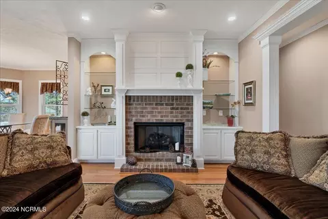 Living - 4 Lakeside Ln, Pinehurst, NC 28374 photo 3 of 9