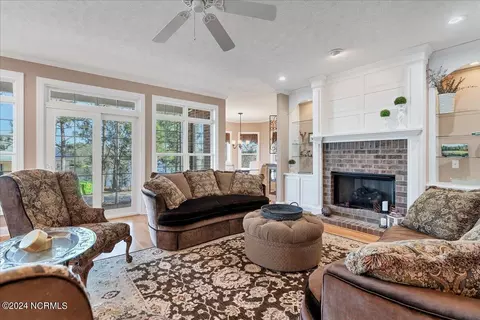 Living - 4 Lakeside Ln, Pinehurst, NC 28374 photo 2 of 9