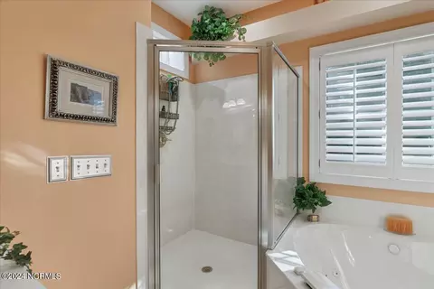 Bath - 4 Lakeside Ln, Pinehurst, NC 28374 photo 4 of 10