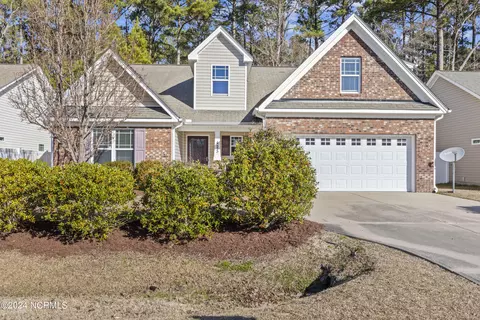 425 Peregrine Ridge Dr, New Bern, NC 28560