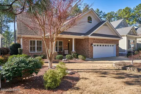 50 Greencastle Dr, Pinehurst, NC 28374