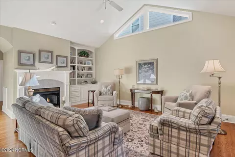 Living - 50 Greencastle Dr, Pinehurst, NC 28374 photo 8 of 9