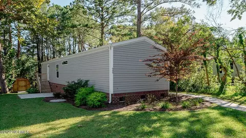 600 Magnolia Dr, Sunset Beach, NC 28468