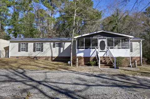 833 Wildwood Cir, Hampstead, NC 28443