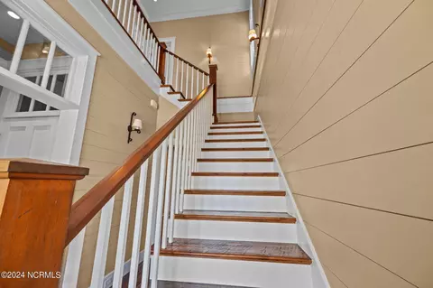 Entry Way - 317 E Harborside Dr, Oriental, NC 28571 photo 2 of 2