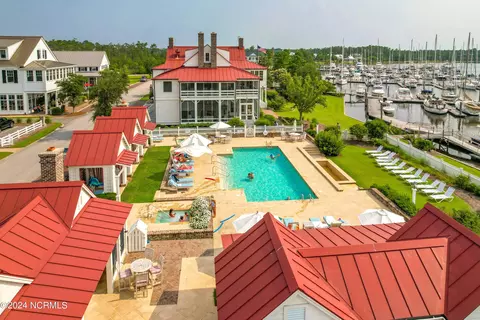 Exterior - 317 E Harborside Dr, Oriental, NC 28571 photo 12 of 18