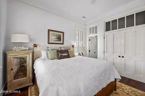 Bedroom - 317 E Harborside Dr, Oriental, NC 28571 photo 2 of 8