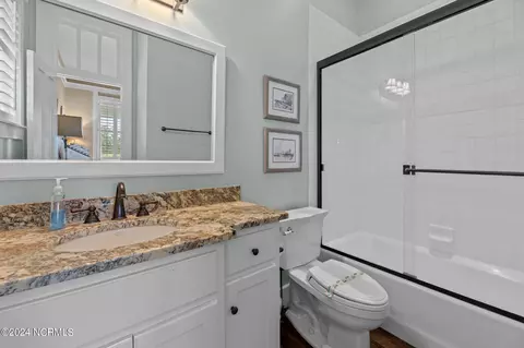 Bath - 317 E Harborside Dr, Oriental, NC 28571 photo 3 of 7