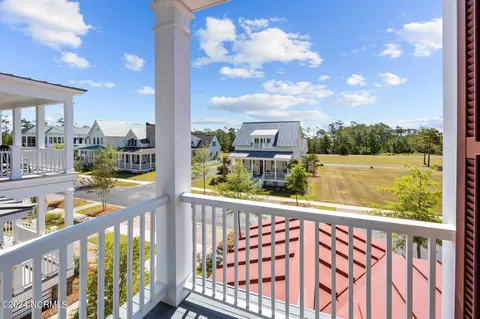 Exterior - 317 E Harborside Dr, Oriental, NC 28571 photo 9 of 18