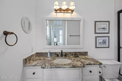 Bath - 317 E Harborside Dr, Oriental, NC 28571 photo 2 of 7