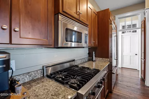 Kitchen - 317 E Harborside Dr, Oriental, NC 28571 photo 3 of 4