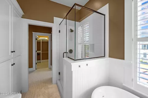 Bath - 317 E Harborside Dr, Oriental, NC 28571 photo 6 of 7