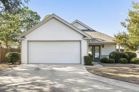2303 Crescent Ct, Wilmington, NC 28411