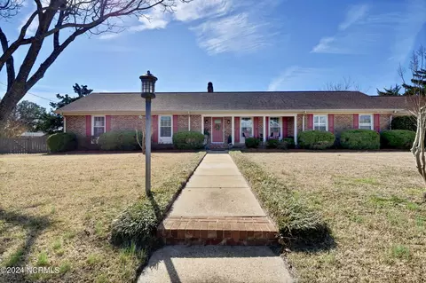 715 Cape Fear Blvd, Carolina Beach, NC 28428