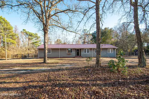 531 Fowler Manning Rd, Richlands, NC 28574