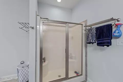 Bath - 1202 Skipjack Ct, New Bern, NC 28562 photo 4 of 4