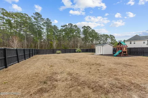 Exterior - 1202 Skipjack Ct, New Bern, NC 28562 photo 7 of 7