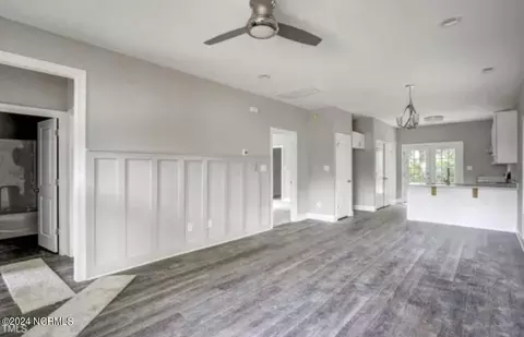 207 E King Cir, Benson, NC 27504 photo 5