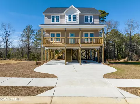 200 Broadleaf Dr, Jacksonville, NC 28546