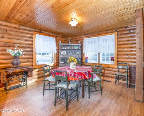 Dining - 172 Wood River Rd, West End, NC 27376 photo 1 of 1