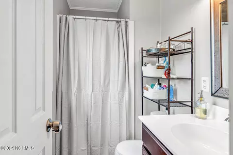Bath - 80 Crown Point Rd, Hubert, NC 28539 photo 1 of 2