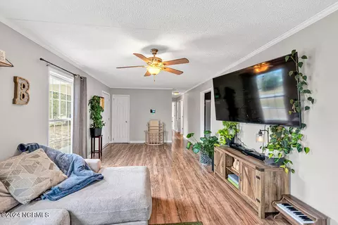 Living - 80 Crown Point Rd, Hubert, NC 28539 photo 5 of 5