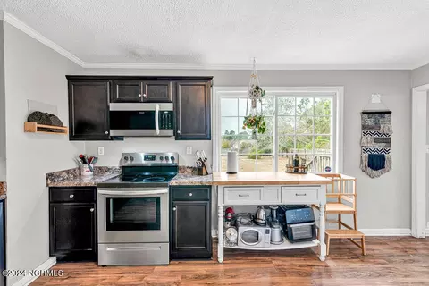 Kitchen - 80 Crown Point Rd, Hubert, NC 28539 photo 4 of 4