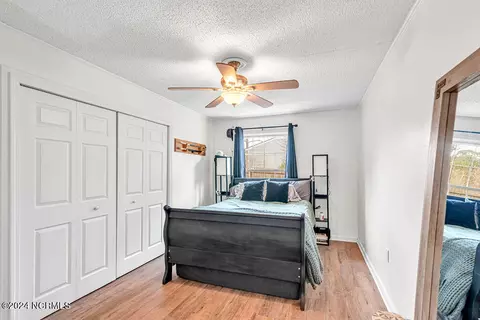 Bedroom - 80 Crown Point Rd, Hubert, NC 28539 photo 3 of 8