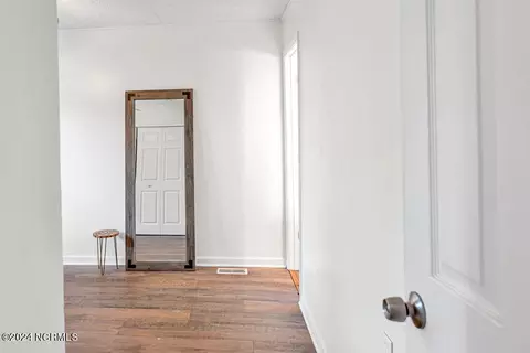 Entry Way - 80 Crown Point Rd, Hubert, NC 28539 photo 1 of 2