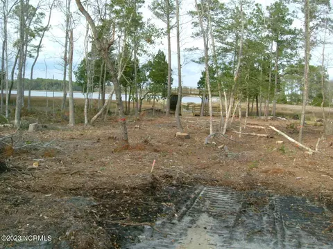 460 Vfw Rd, Cedar Point, NC 28584 photo 2