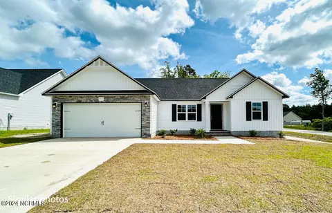 512 Isaac Branch Dr, Jacksonville, NC 28546