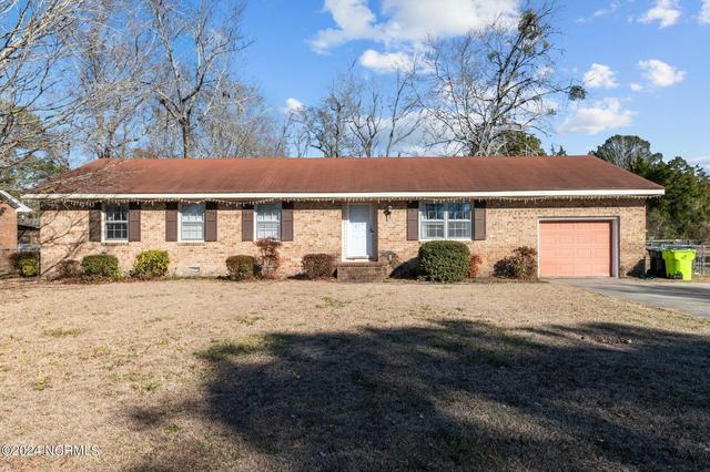 1404 Oxford Ln, New Bern, NC 28562