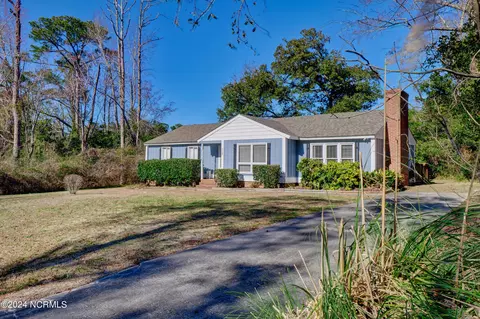 118 Long John Silver Dr, Wilmington, NC 28411