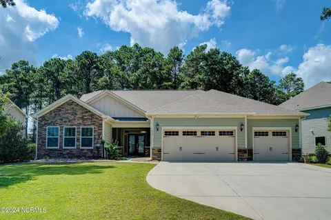 419 Canvasback Ln, Sneads Ferry, NC 28460