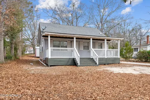 620 Oak Ave, Hamlet, NC 28345