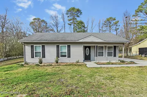 203 Cardinal Rd, Jacksonville, NC 28546