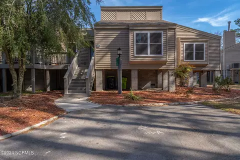 7152 Windward Dr, New Bern, NC 28560