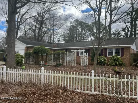 215 Hardee Rd, Greenville, NC 27858