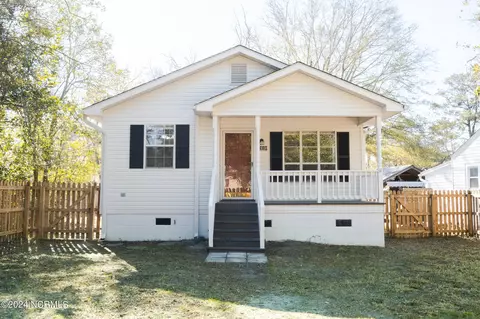 2310 Princess Place Dr, Wilmington, NC 28405