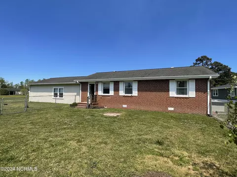 363 Tar Landing Rd, Holly Ridge, NC 28445