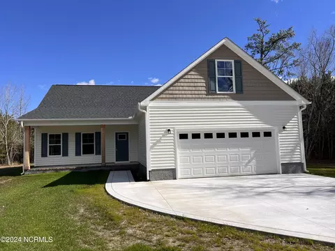 143 Futrell Rd, Richlands, NC 28574