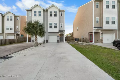 715 Glenn Ave UNIT 2, Carolina Beach, NC 28428